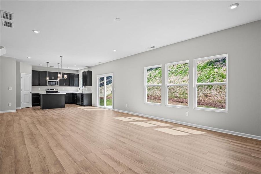 Spacious, unfurnished interior of a new home in Sage Woods, Dallas (Image 14).