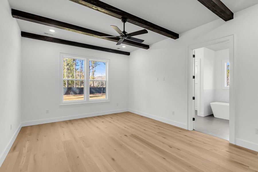 Spacious, unfurnished interior of a new home in , Summerville (Image 54).