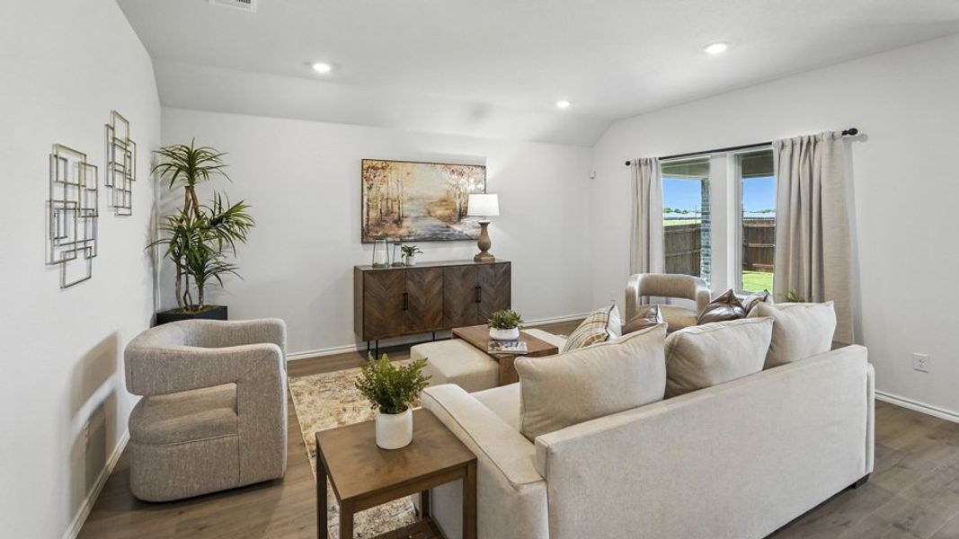 Furnished interior view inside a new home in Saddlebrook, Waxahachie (Image 31).