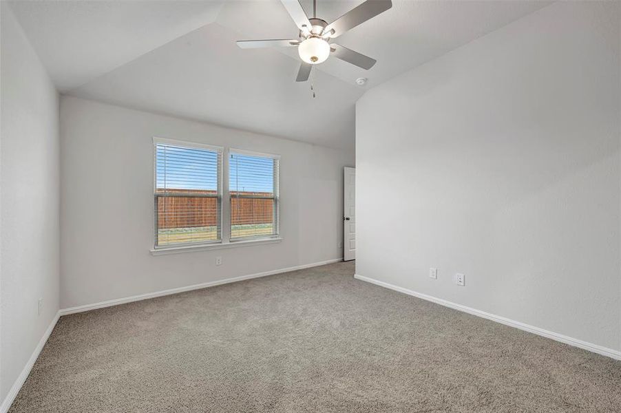 Spacious, unfurnished interior of a new home in Mobberly Farms, Pilot Point (Image 30).