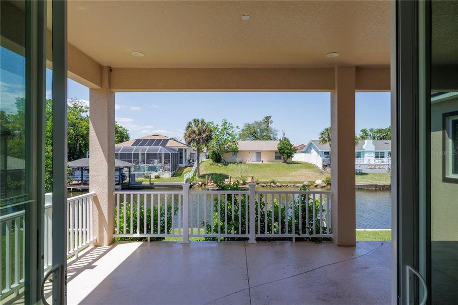 Exterior details and patio area of a home in , Palm Coast (Image 25).