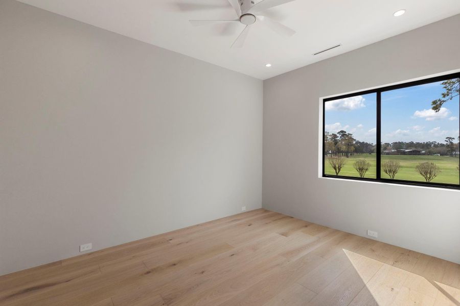 Spacious, unfurnished interior of a new home in , The Woodlands (Image 43).