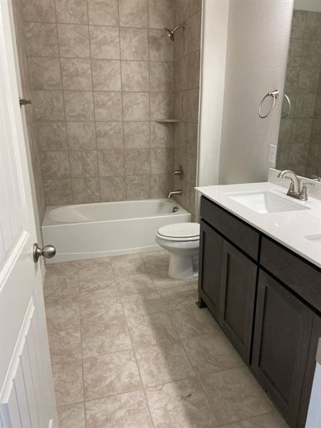 Furnished interior view inside a new home in Hillview Addition, Decatur (Image 7).