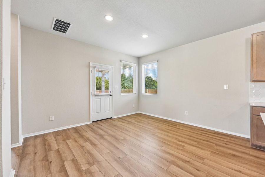 Spacious, unfurnished interior of a new home in Edgebrooke, Pflugerville (Image 17).