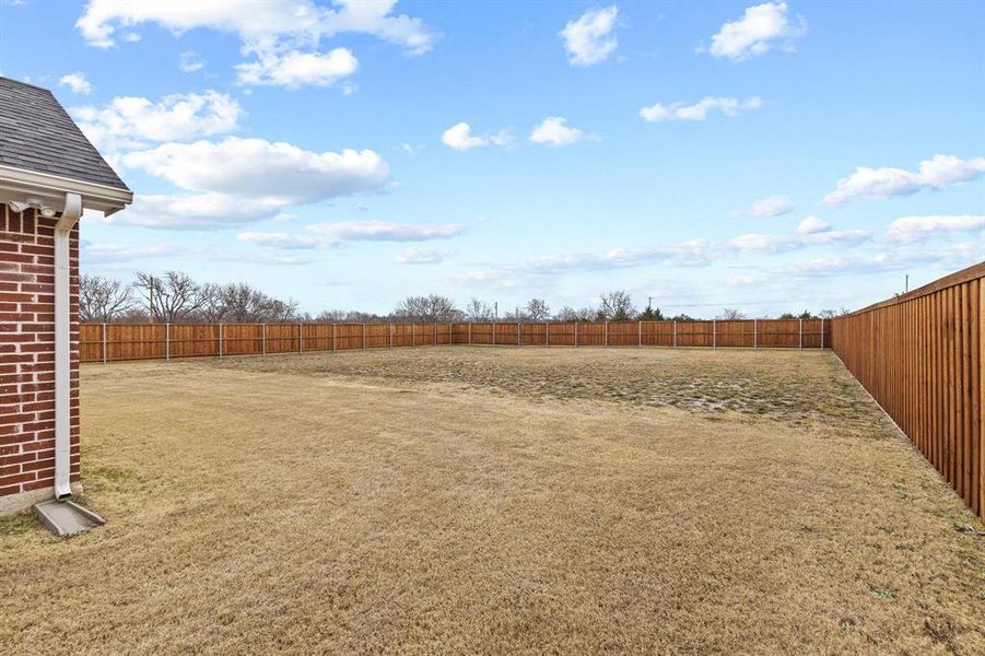 Exterior details and patio area of a home in , Ector (Image 24).