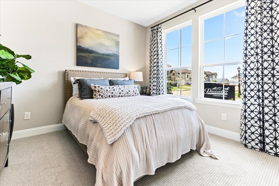 Furnished interior view inside a new home in Meadow Run, Melissa (Image 17).