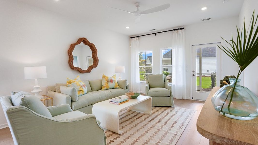 1429 Drake Family 2of5 F1 Base2