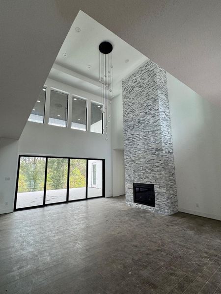 Spacious, unfurnished interior of a new home in , Humble (Image 4).