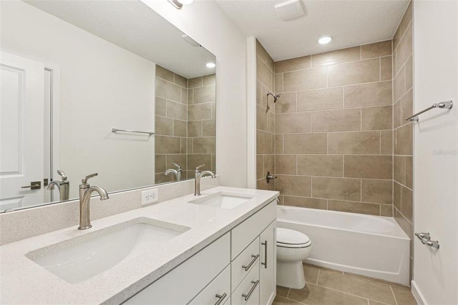 Furnished interior view inside a new home in Willowbrook North, Winter Haven (Image 7). Furnished interior view inside a new home in Willowbrook North, Winter Haven (Image 7).