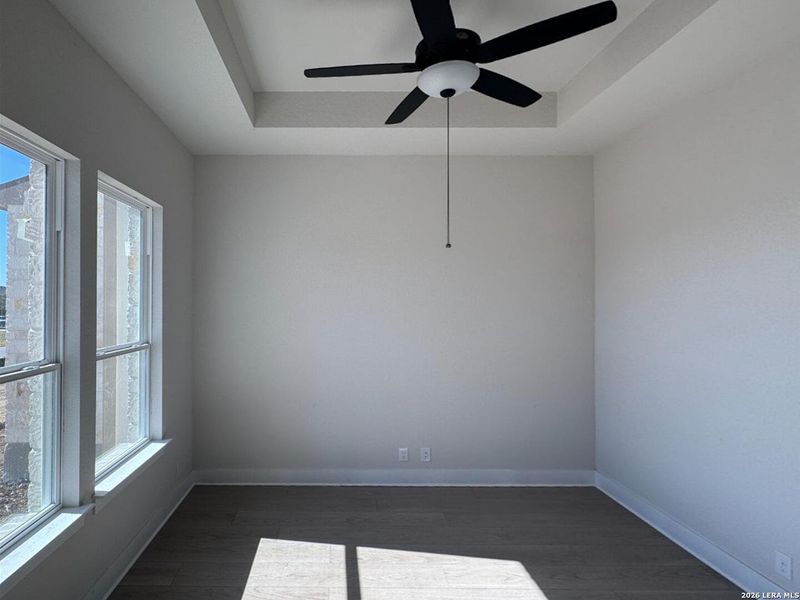 Spacious, unfurnished interior of a new home in Waldsanger, New Braunfels (Image 13).