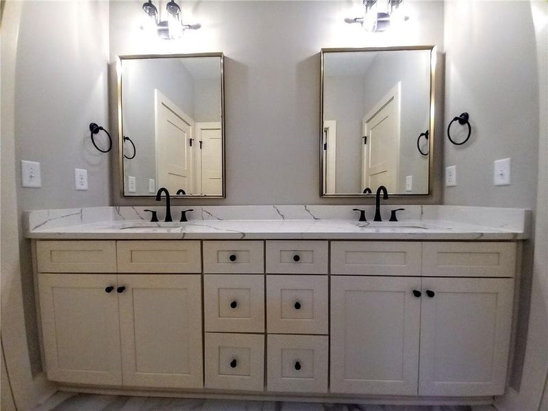 Furnished interior view inside a new home in , Temple (Image 46).