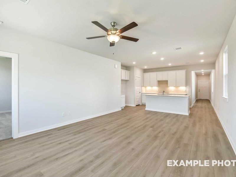 Spacious, unfurnished interior of a new home in Caney Creek Place, Conroe (Image 12).