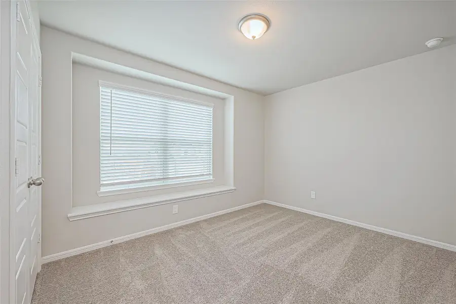 Spacious, unfurnished interior of a new home in Rollingbrook Estates, Baytown (Image 17).