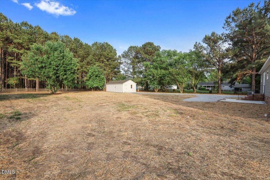 09-5737 Lloyd Rd-9