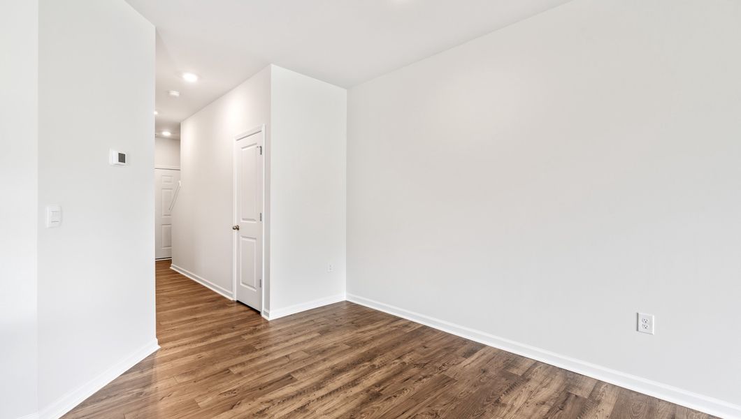 Spacious, unfurnished interior of a new home in Covington Village, Greer (Image 17).
