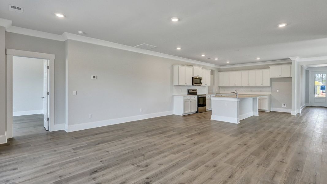 Spacious, unfurnished interior of a new home in Shell Pointe, Gilbert (Image 17). Spacious, unfurnished interior of a new home in Shell Pointe, Gilbert (Image 17).