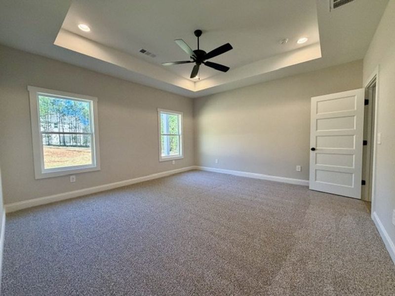 Spacious, unfurnished interior of a new home in Lakefield, Palmetto (Image 15). Spacious, unfurnished interior of a new home in Lakefield, Palmetto (Image 15).