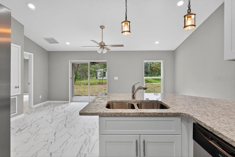 Furnished interior view inside a new home in , Ocklawaha (Image 11).