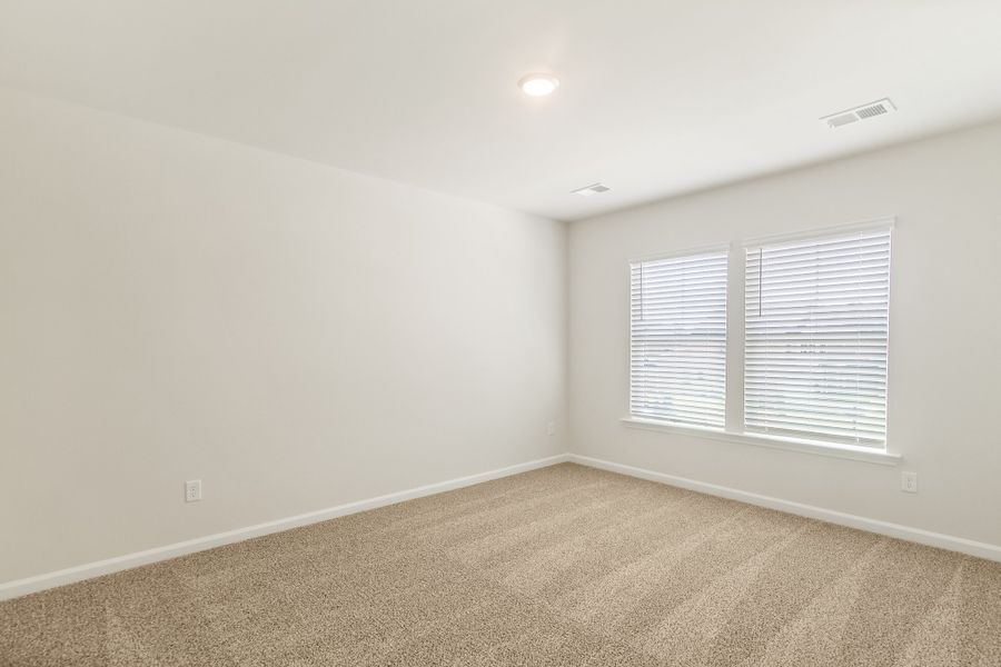 Spacious, unfurnished interior of a new home in Pandora's Path, Florence (Image 18).