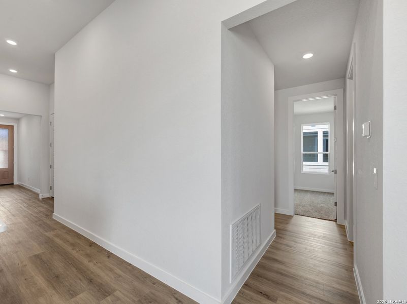 Spacious, unfurnished interior of a new home in , San Antonio (Image 26).