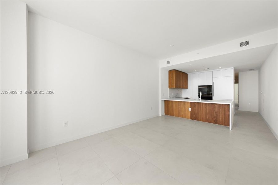Spacious, unfurnished interior of a new home in , Miami (Image 19).