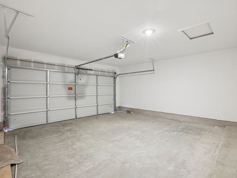 Spacious, unfurnished interior of a new home in Prairie Winds - Reserve Collection, Hutto (Image 17).