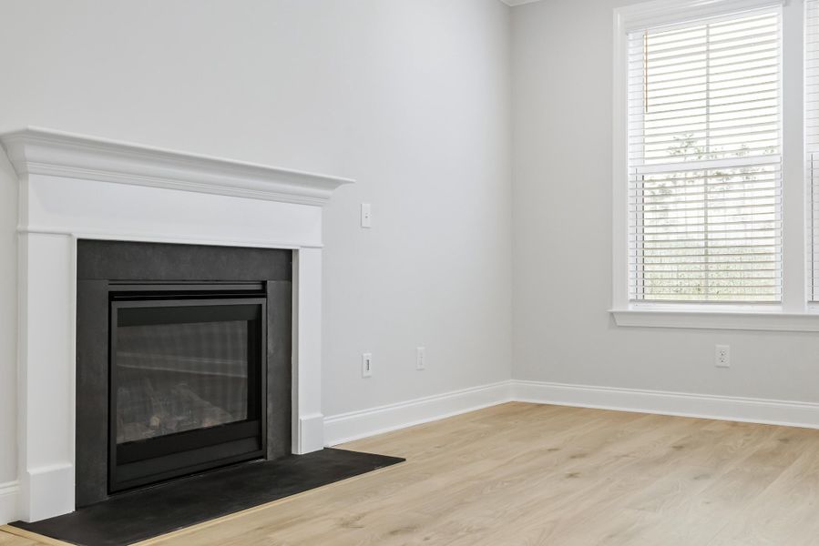 Spacious, unfurnished interior of a new home in Tidewater at Lakes of Cane Bay, Summerville (Image 47).