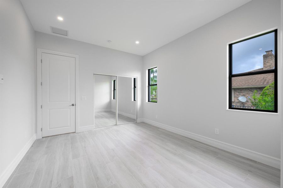 Spacious, unfurnished interior of a new home in , Stuart (Image 23).
