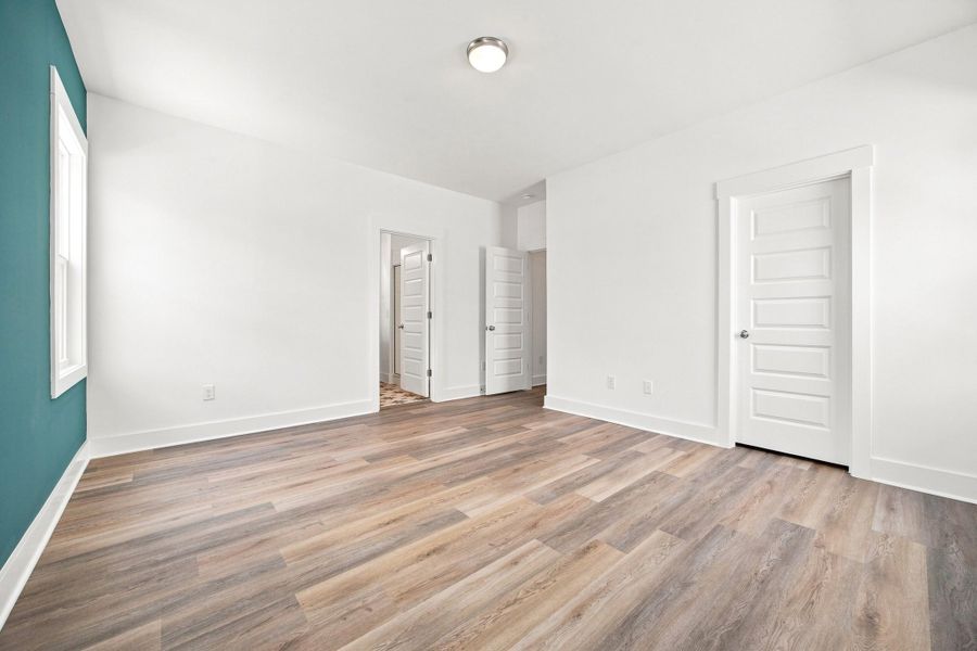 Spacious, unfurnished interior of a new home in Allen Park, Raleigh (Image 23).