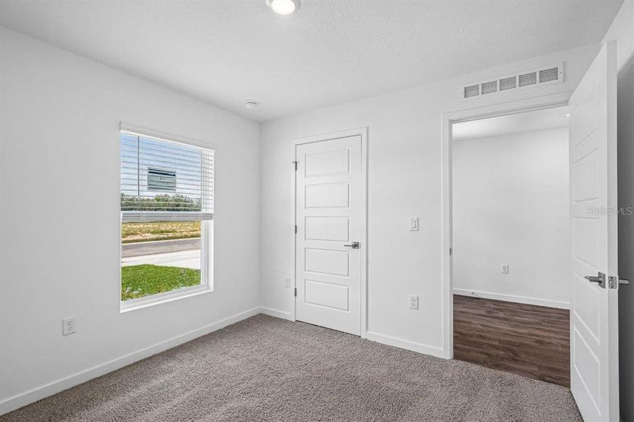 Spacious, unfurnished interior of a new home in , Umatilla (Image 9).
