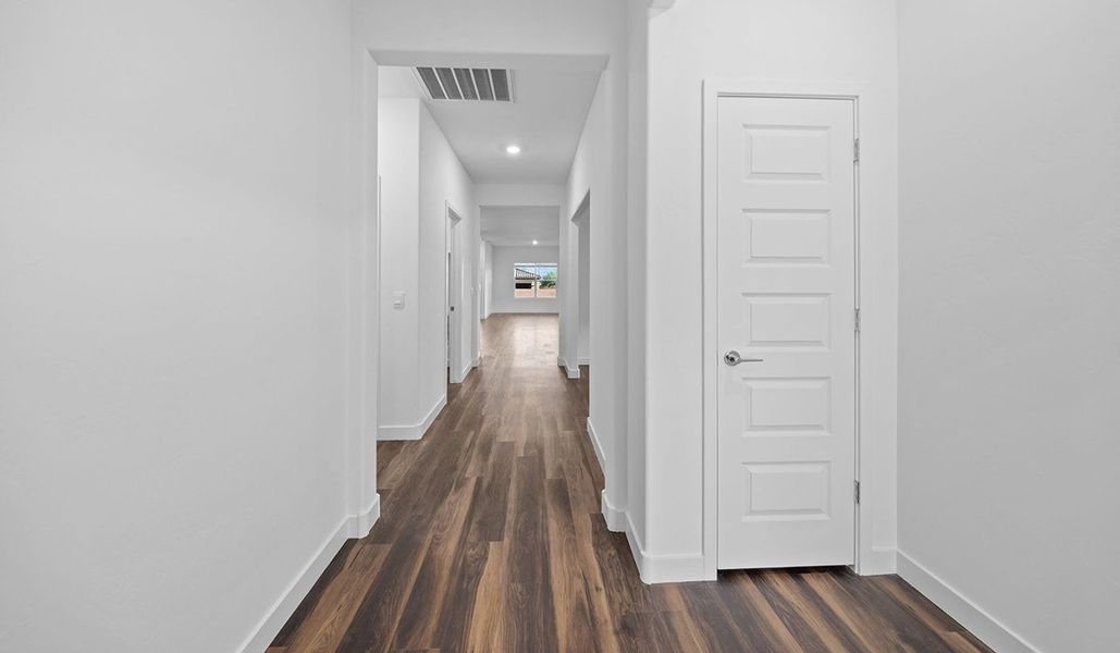 Spacious, unfurnished interior of a new home in Solterra, Green Valley (Image 19).