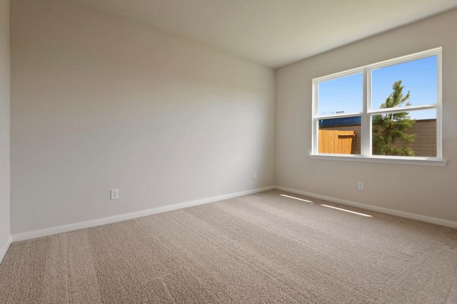 Spacious, unfurnished interior of a new home in Pinewood Trails, Cleveland (Image 17).