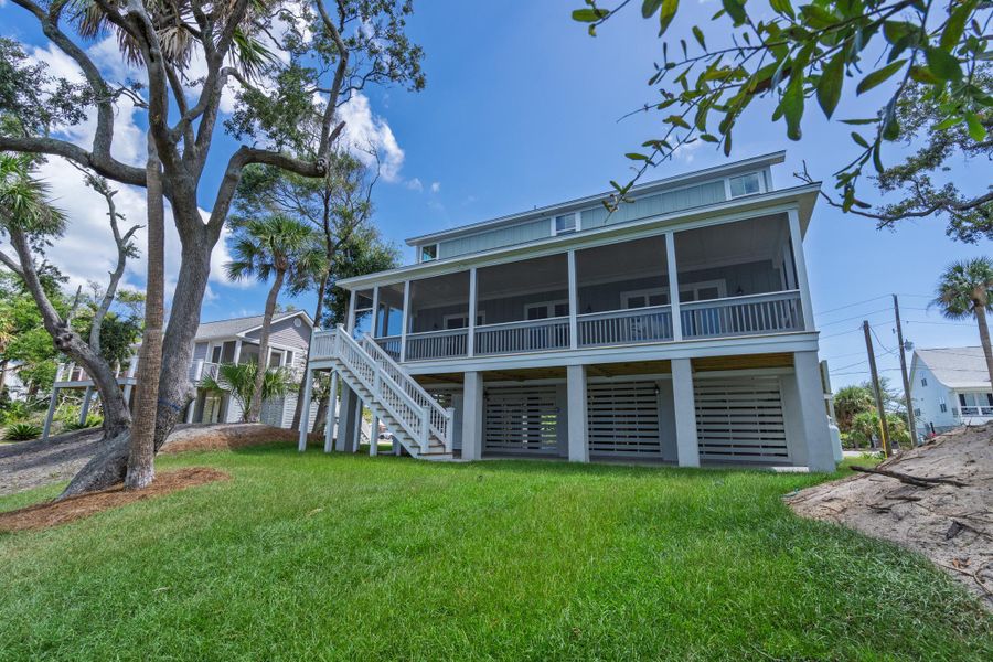 Exterior details and patio area of a home in , Edisto Island (Image 40). Exterior details and patio area of a home in , Edisto Island (Image 40).