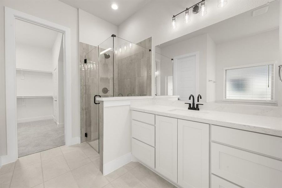Furnished interior view inside a new home in The Retreat - Phase 1, Waxahachie (Image 9).