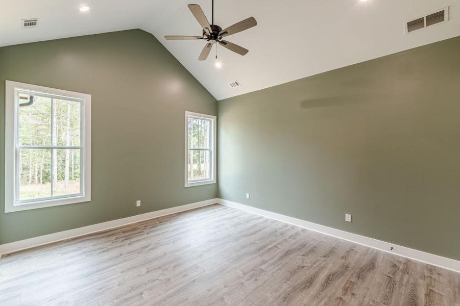 Spacious, unfurnished interior of a new home in , Bremen (Image 21).