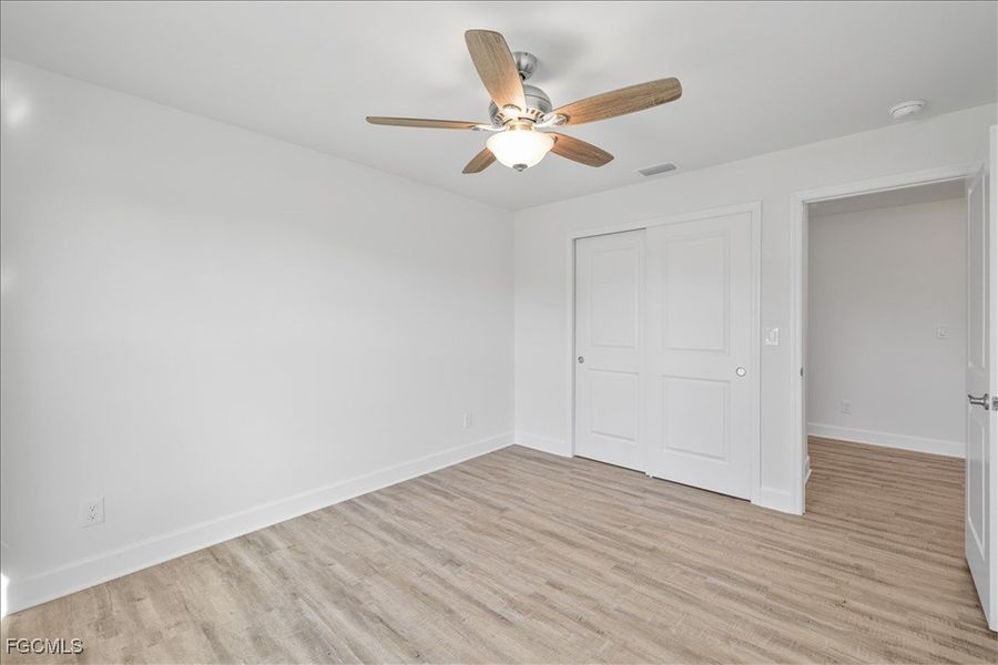 Spacious, unfurnished interior of a new home in Cape Coral, Cape Coral (Image 29).