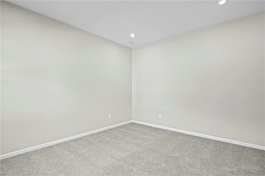 Spacious, unfurnished interior of a new home in Sage Woods, Dallas (Image 24).