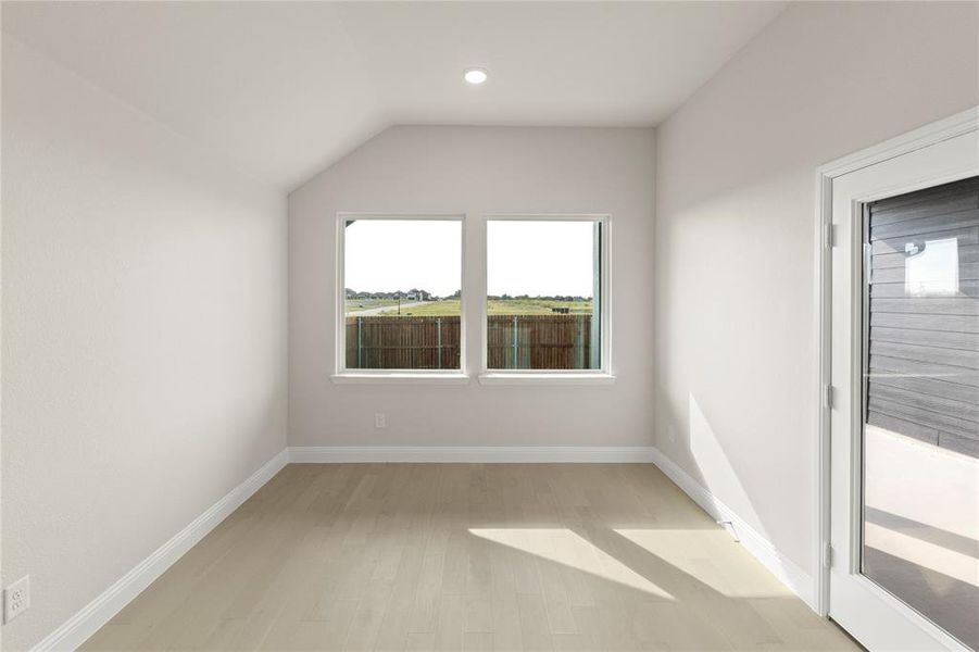 Spacious, unfurnished interior of a new home in Elevon, Lavon (Image 12).