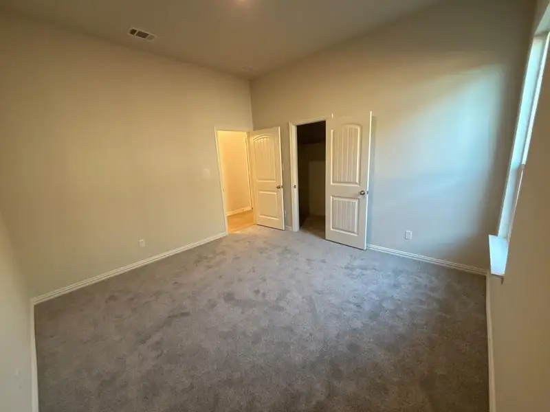 Spacious, unfurnished interior of a new home in Waterford Park, Weatherford (Image 11). Spacious, unfurnished interior of a new home in Waterford Park, Weatherford (Image 11).