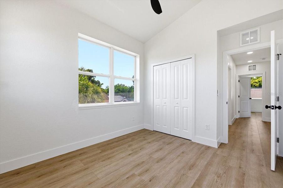 Spacious, unfurnished interior of a new home in , St. Petersburg (Image 21).