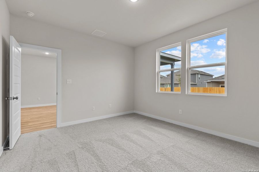 Spacious, unfurnished interior of a new home in Agave, San Antonio (Image 13).