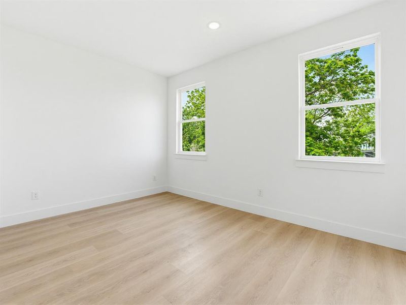 Spacious, unfurnished interior of a new home in , Dallas (Image 18).