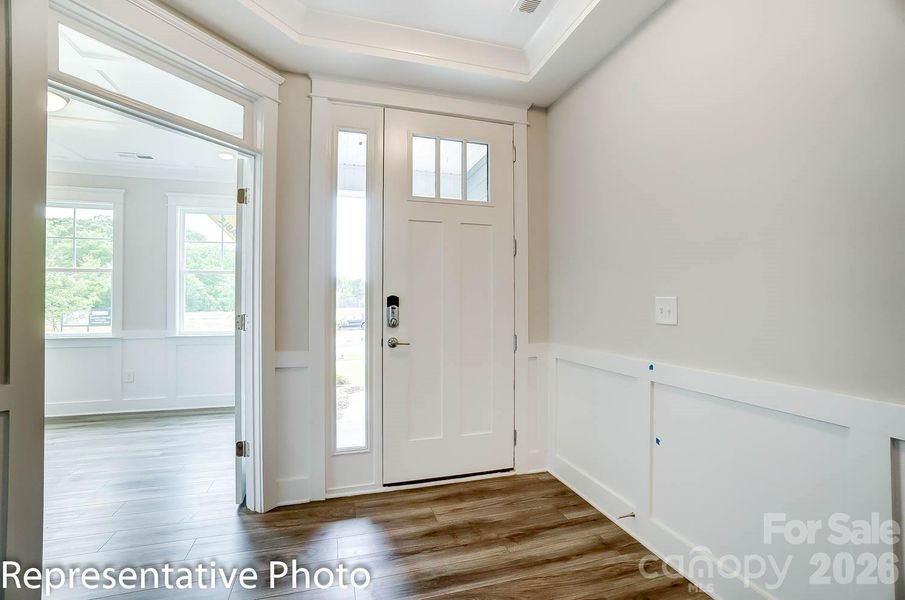 Foyer with optional tray ceiling Foyer with optional tray ceiling