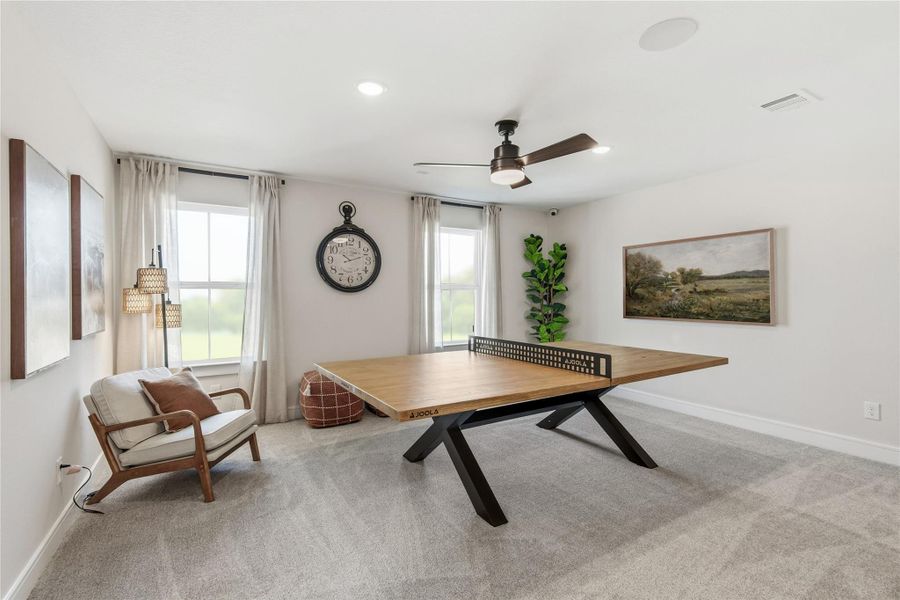 Versatile loft (*Photo not of actual home and used for illustration purposes only.)