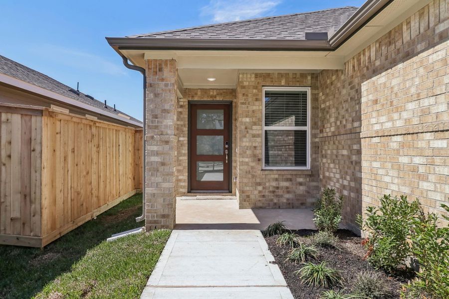 Photo is not of the actual home, but is an inspirational photo of builder’s model home and may depict options, furnishings, and/or decorator features that are not included Photo is not of the actual home, but is an inspirational photo of builder’s model home and may depict options, furnishings, and/or decorator features that are not included