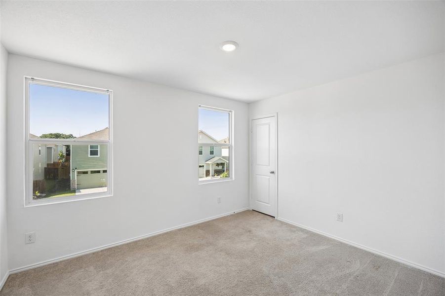 Spacious, unfurnished interior of a new home in Trinity West, Dallas (Image 12).