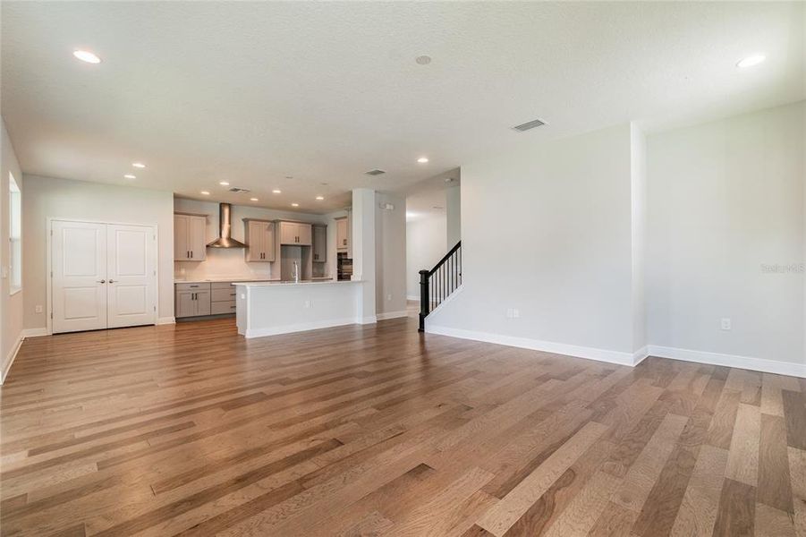 Spacious, unfurnished interior of a new home in , Tampa (Image 36).