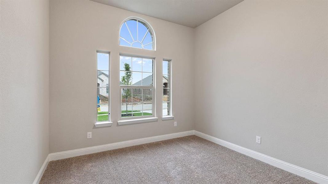 Spacious, unfurnished interior of a new home in Lakeview Pointe, Grand Prairie (Image 30).