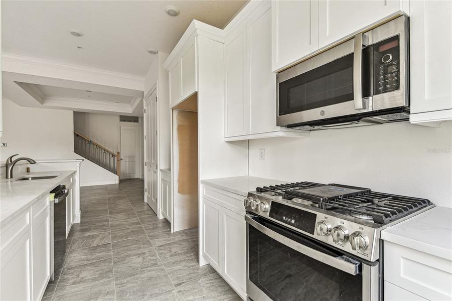 Furnished interior view inside a new home in , Lakewood Ranch (Image 12).