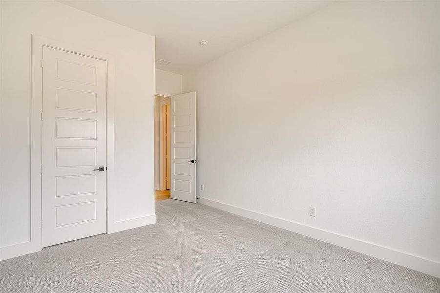 Spacious, unfurnished interior of a new home in Talon Hills, Fort Worth (Image 27). Spacious, unfurnished interior of a new home in Talon Hills, Fort Worth (Image 27).